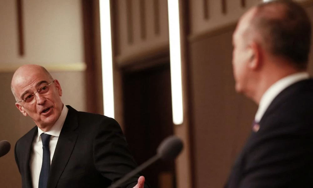 Το παρασκήνιο της σύγκρουσης Δένδια με Τσαβούσογλου